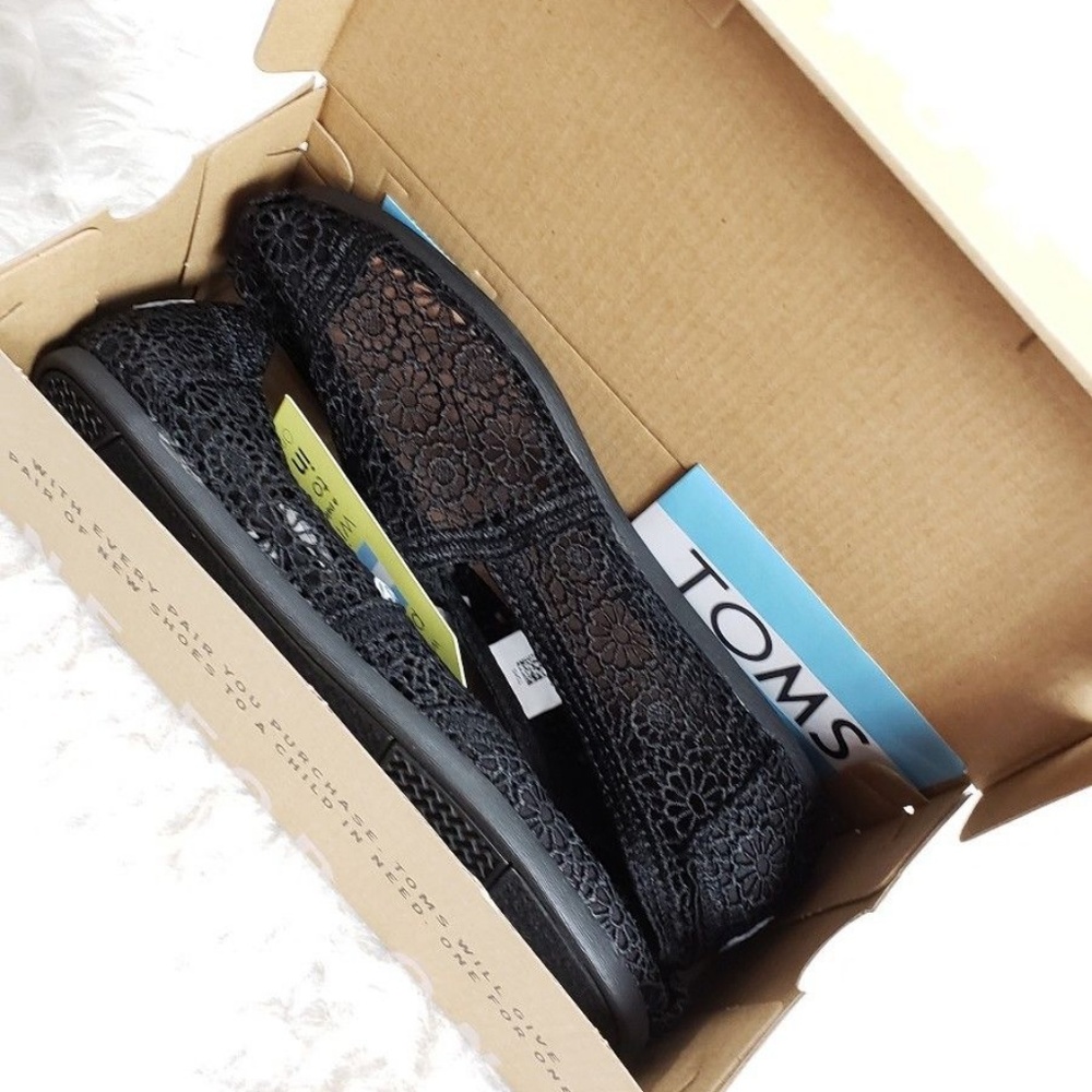 ⛔Toms Black Classic Moroccan Crochet Slip On - Picture 7 of 7